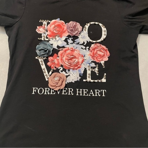MAYBE Wang black top with love forever heart printed on front size small - Picture 2 of 10